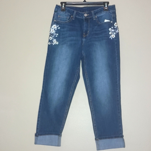 Time and Tru Girlfriend Cuffed Ankle Jeans - Picture 1 of 4